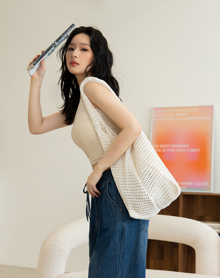 WOVEN SLOW-TRAVEL TOTE BAG
