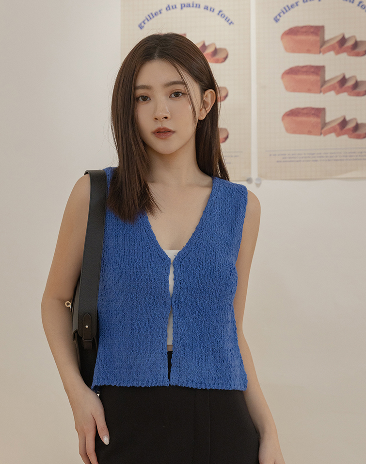 SHEER AND HOLLOW BUTTON KNIT VEST