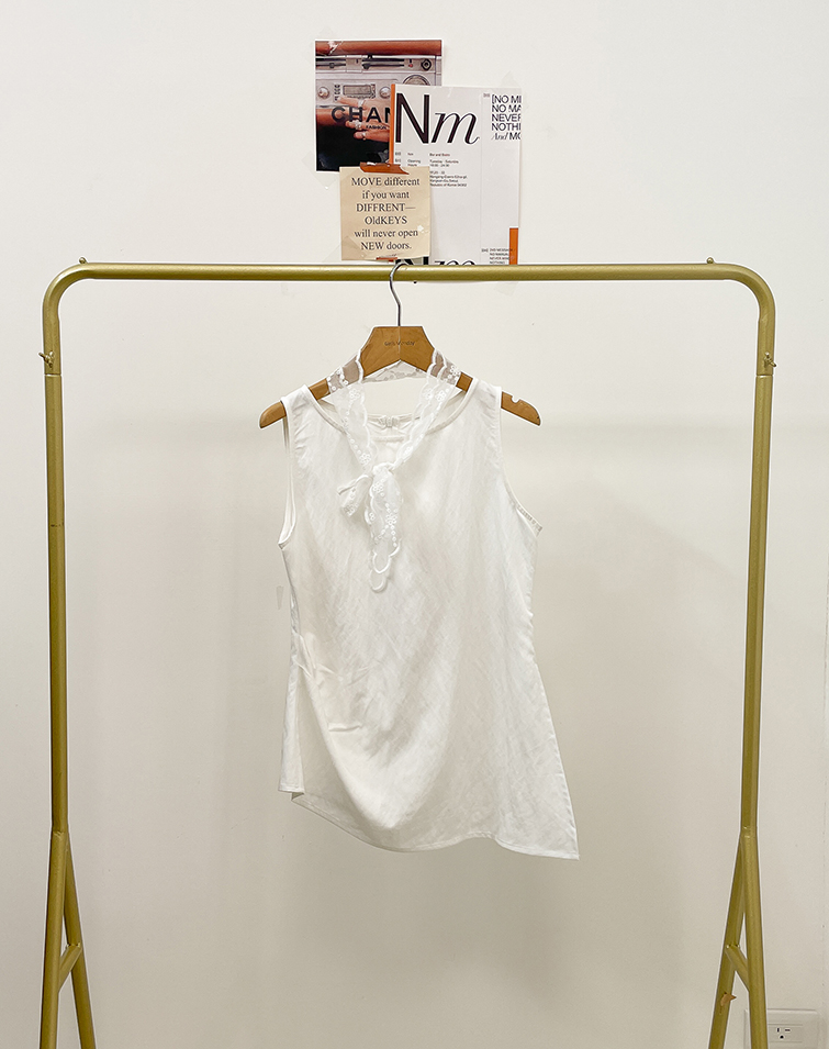 FRENCH LACE BOW COLLAR CREW-NECK VEST