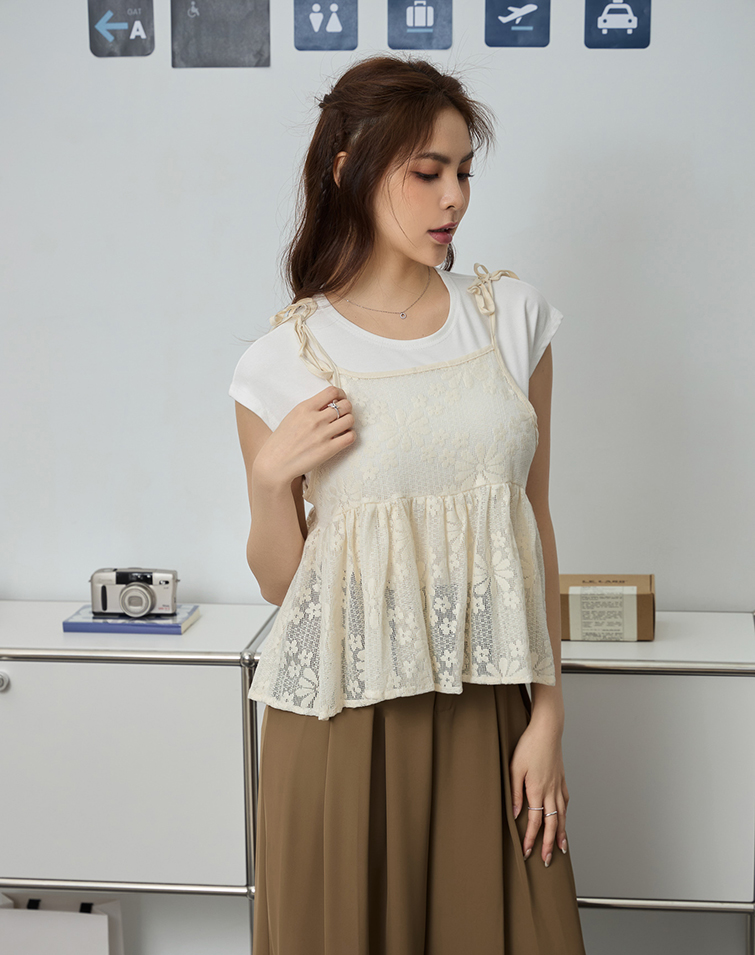 SMALL FLORAL TEXTURED SPAGHETTI STRAP TANK TOP