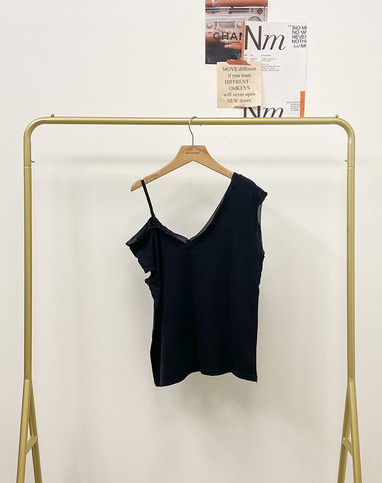 MIT TWO-WAY ASYMMETRICAL V-NECK TANK TOP