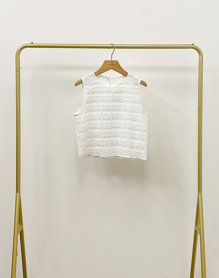 LIGHTWEIGHT BUBBLE TEXTURED VEST