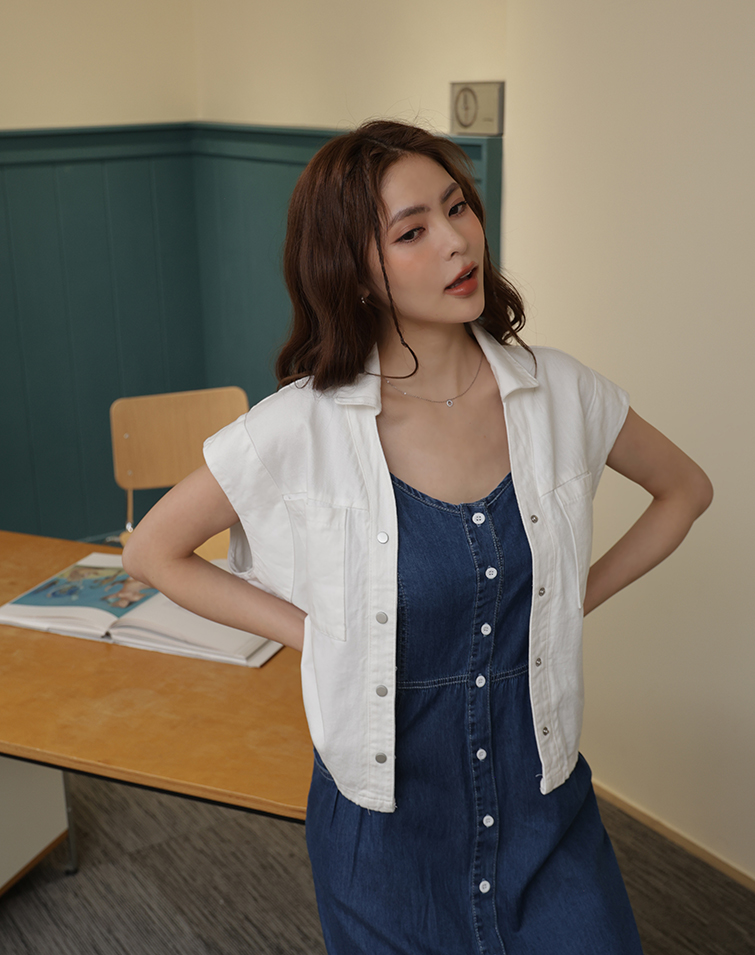 CLASSIC COLLARED DOUBLE-POCKET DENIM VEST