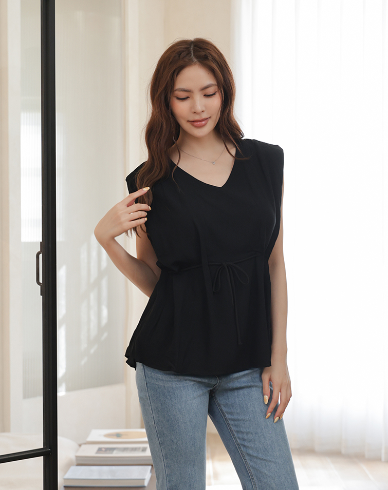 ELEGANT V-NECK SLIM-FIT VEST