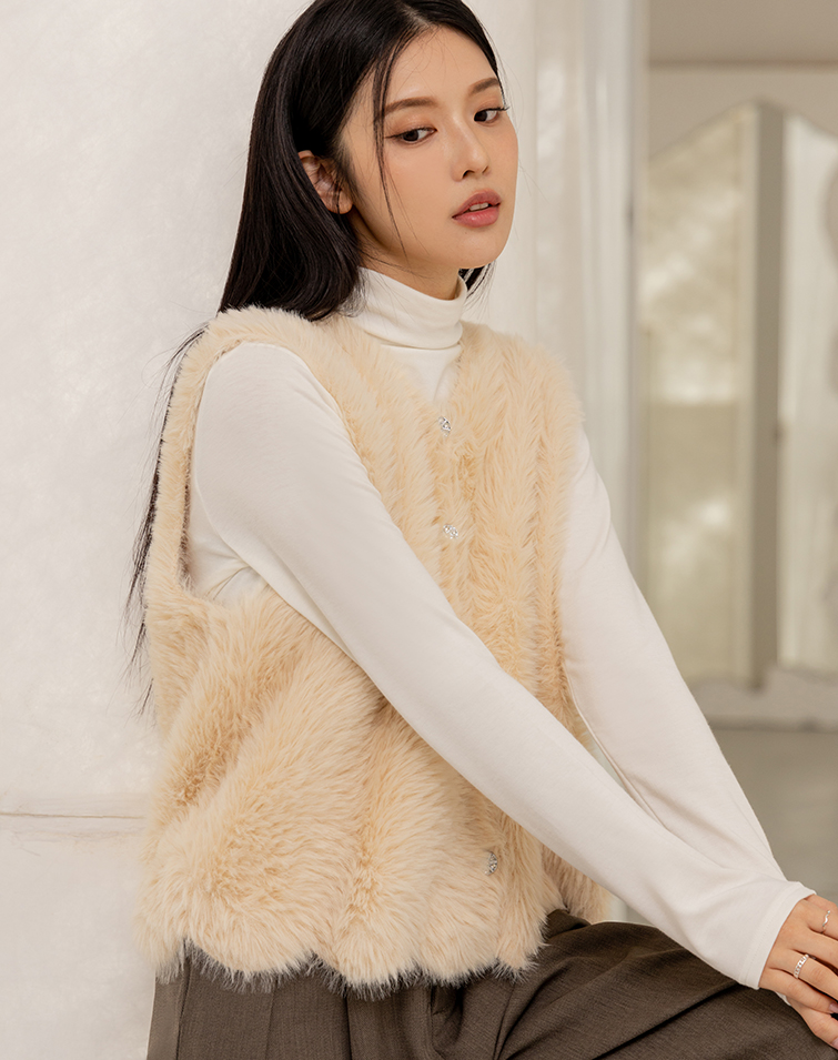 ELEGANT FUR-KNIT VEST