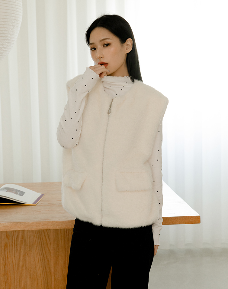 COZY FAUX FUR VEST