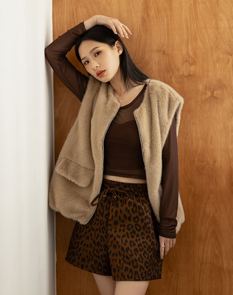 COZY FAUX FUR VEST