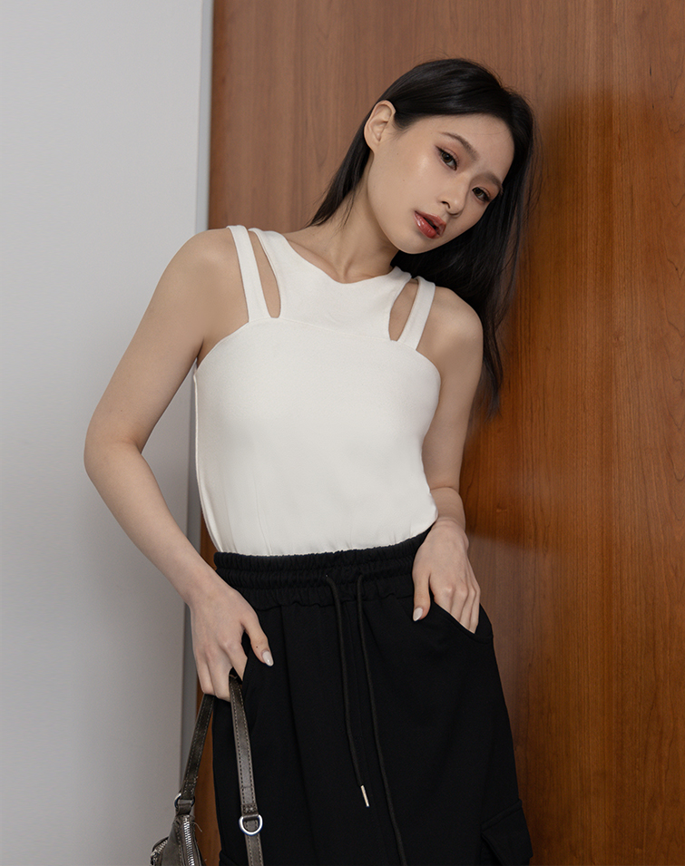 MIT CHIC CUTOUT DESIGN-DETAIL CAMISOLE