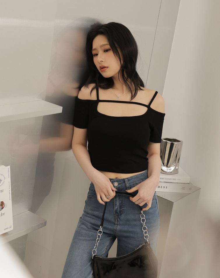 SOLID COLOR OFF-SHOULDER BRATOP