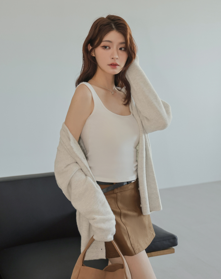 MICRO-FLEECED U-NECK TOP