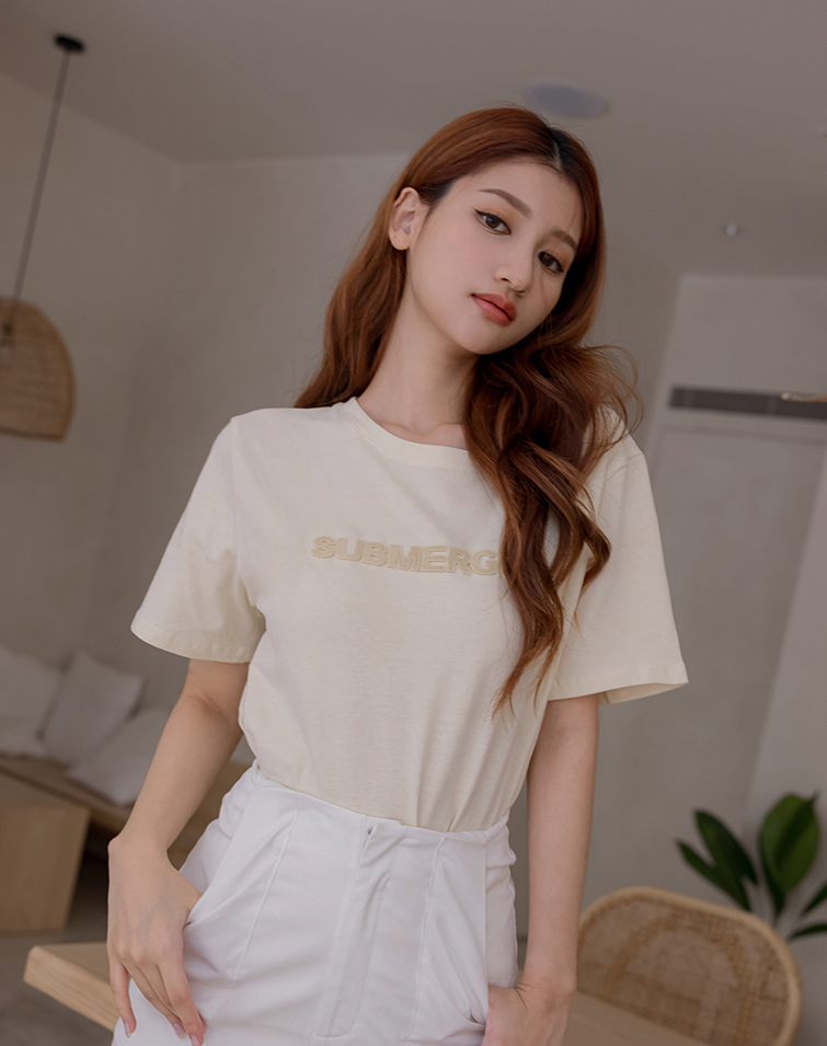 EMBROIDERED LETTERING PASTEL TEE