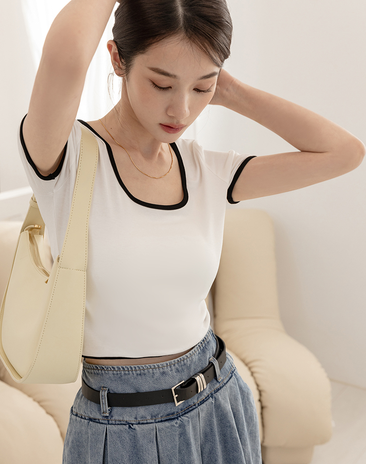 ROUND COLLAR PIPING STRETCHY CROP TOP