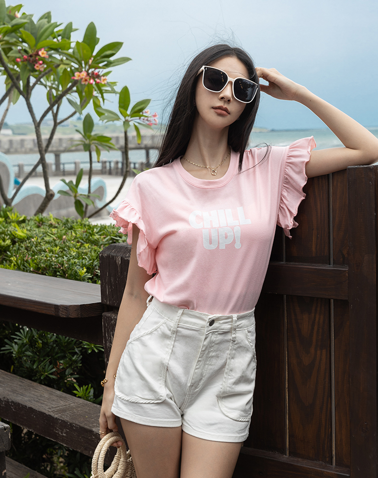 CHILL UP LETTERING CROP TEE
