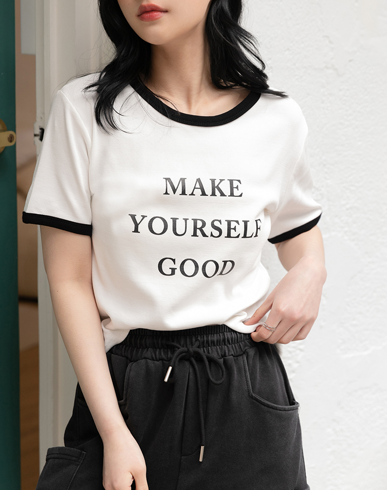 CONTRAST LETTER PRINT SHORT-SLEEVE TOP