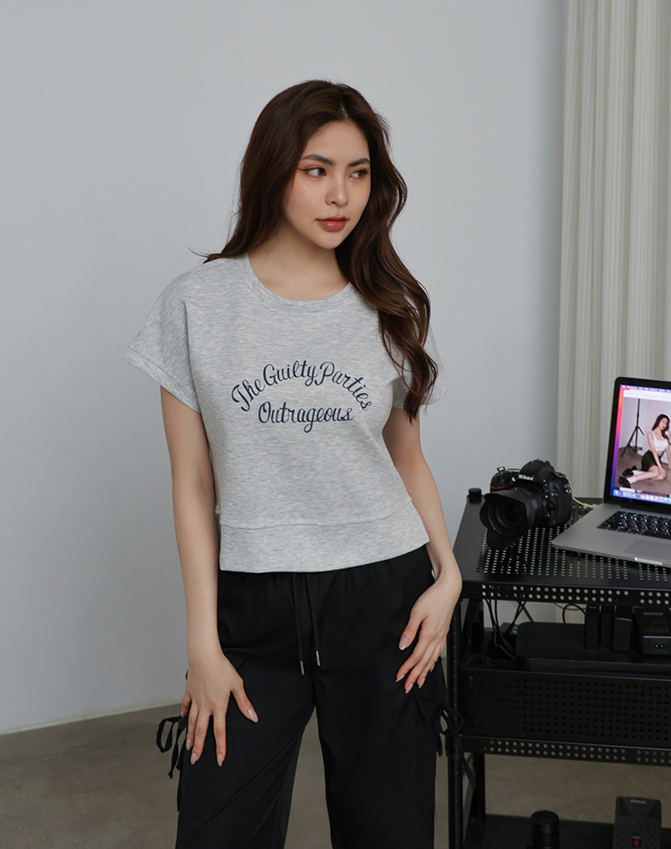 GRAPHIC TEXT CREW NECK T-SHIRT