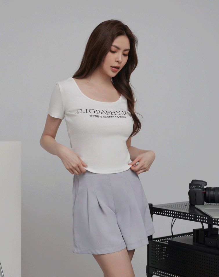 CONTRAST COLOR ENGLISH LETTERS U-NECK T-SHIRT