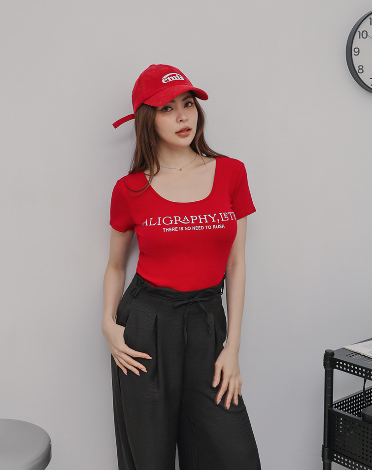 CONTRAST COLOR ENGLISH LETTERS U-NECK T-SHIRT