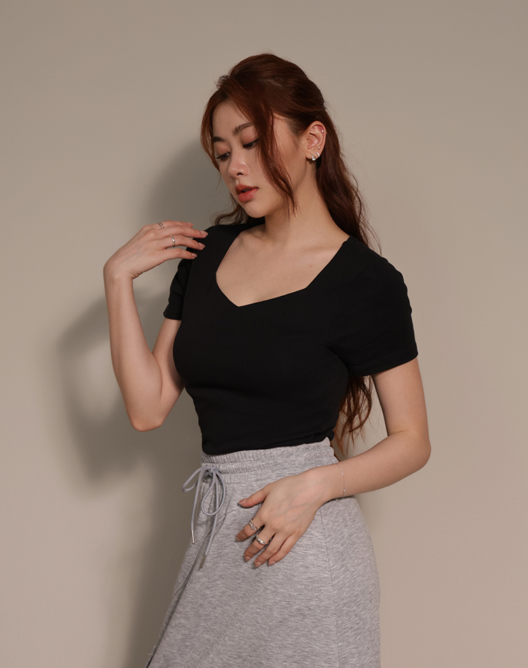 MIT MINIMALIST ELEGANCE COTTON-FEEL SQUARE NECK TEE