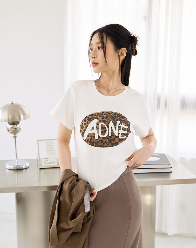 LEOPARD PRINT  SHORT-SLEEVE T-SHIRT