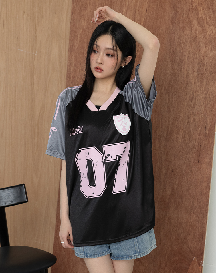 CUTE & CHIC RIBBON V-NECK T-SHIRT