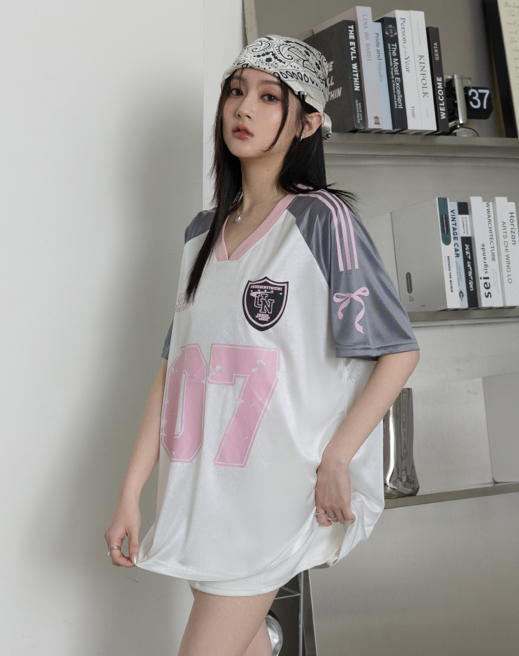 CUTE & CHIC RIBBON V-NECK T-SHIRT