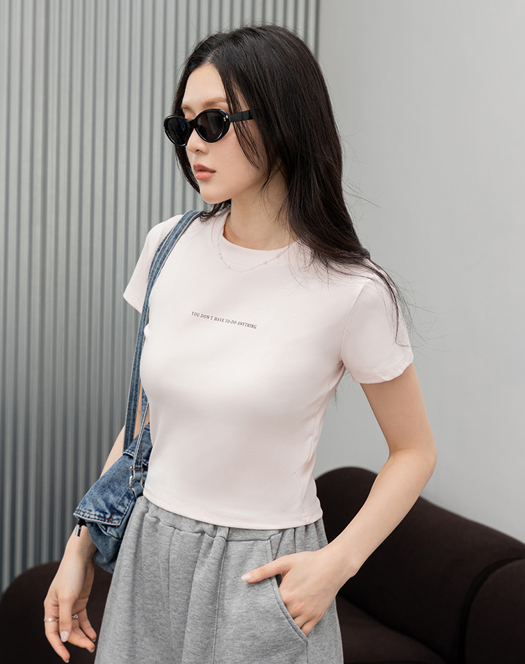 PASTEL LETTERING GRAPHIC T-SHIRT