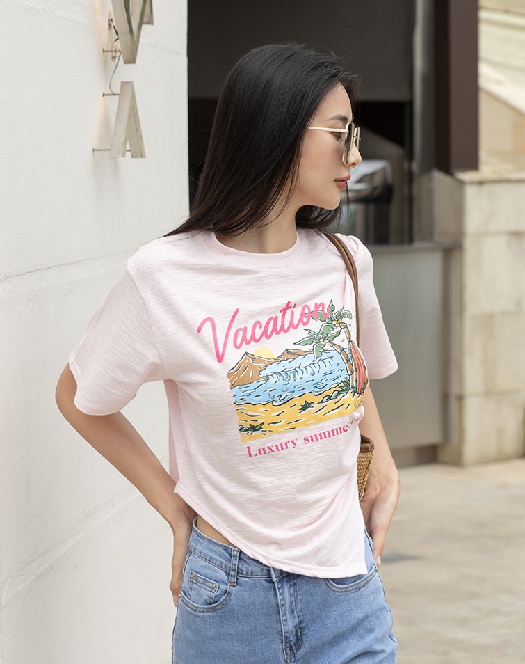VACATION LETTERING SIDE CREASE TEE