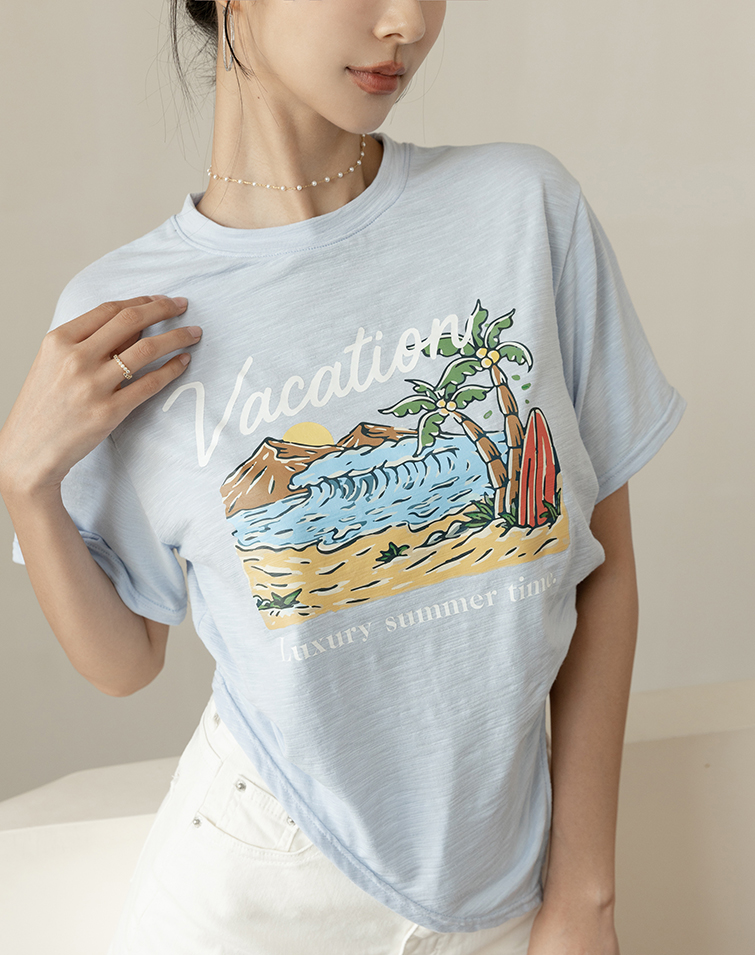 VACATION LETTERING SIDE CREASE TEE