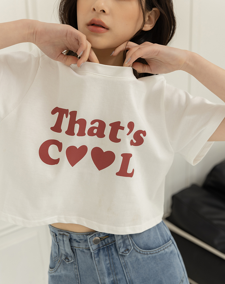 THATS COOL HEART LETTERING CROP TEE