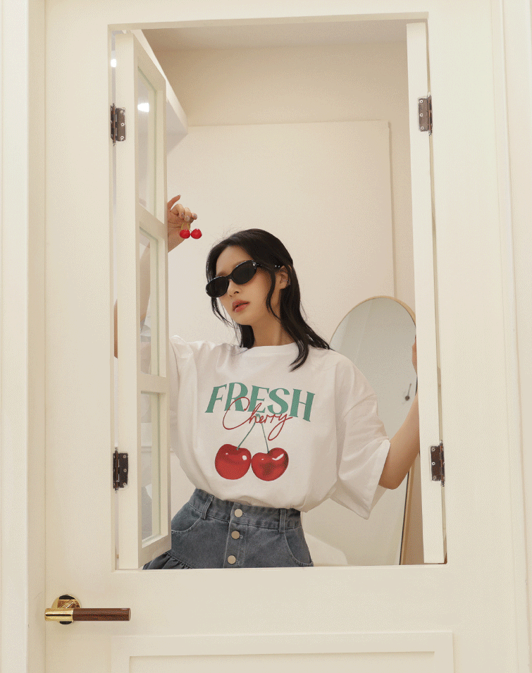 SWEET CHERRY COLOR-BLOCK T-SHIRT