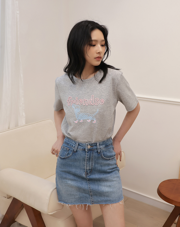 3D DACHSHUND EMBROIDERED T-SHIRT