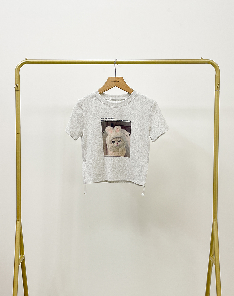 ADORABLE WINKING CAT T-SHIRT