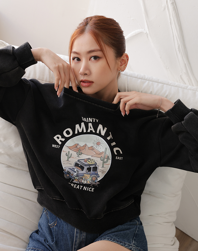 ADVENTURE CAMPING PRINT LONG-SLEEVE TOP