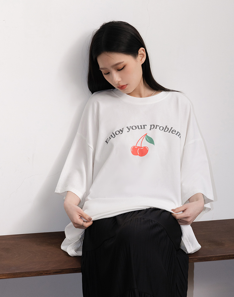 VIBRANT CHERRY PRINT T-SHIRT