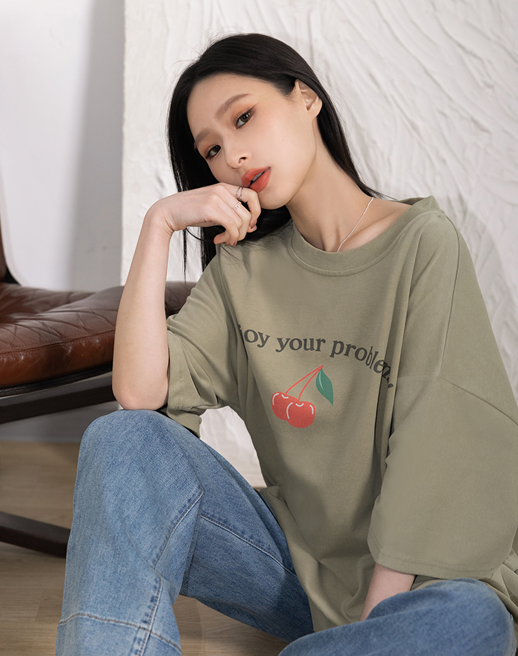 VIBRANT CHERRY PRINT T-SHIRT