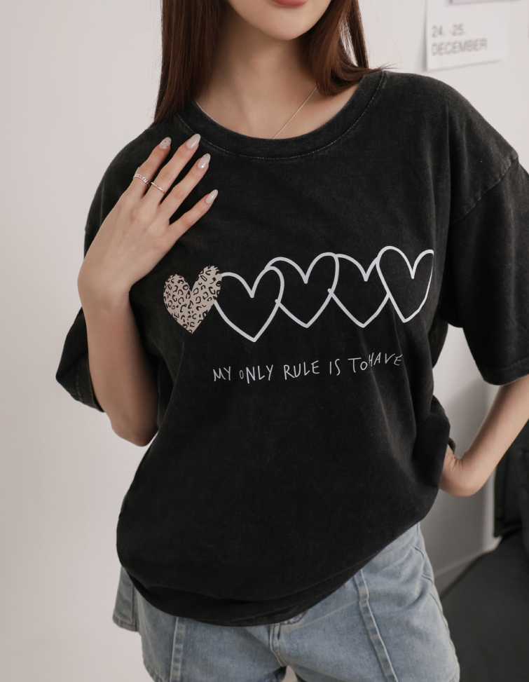 MATCHING HEARTS WASHED T-SHIRT