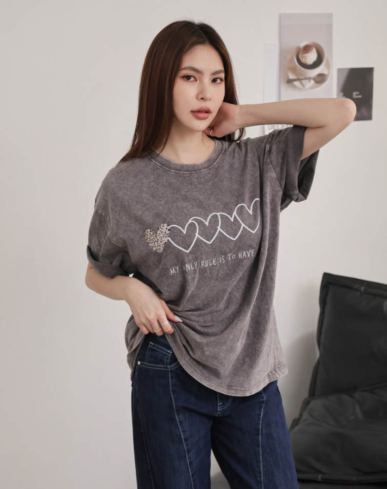 MATCHING HEARTS WASHED T-SHIRT