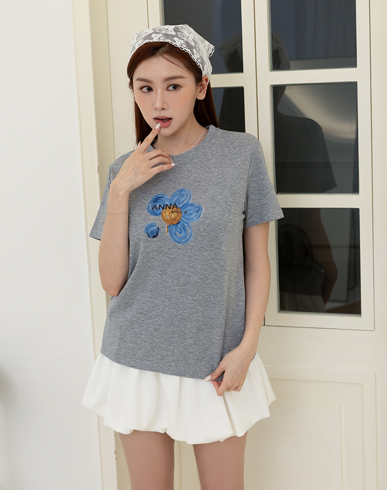 DAILY BLUE FLORAL LETTER T-SHIRT