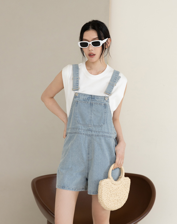 LIGHTWEIGHT DENIM OVERALL SHORTS