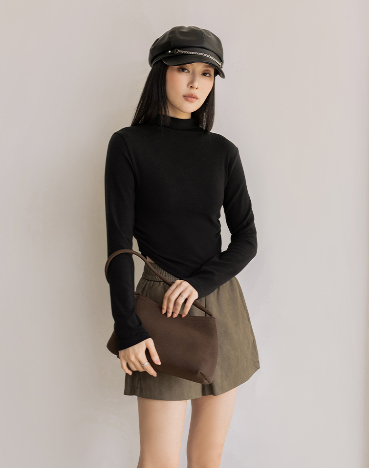 SLIMMING MOCK-NECK TOP