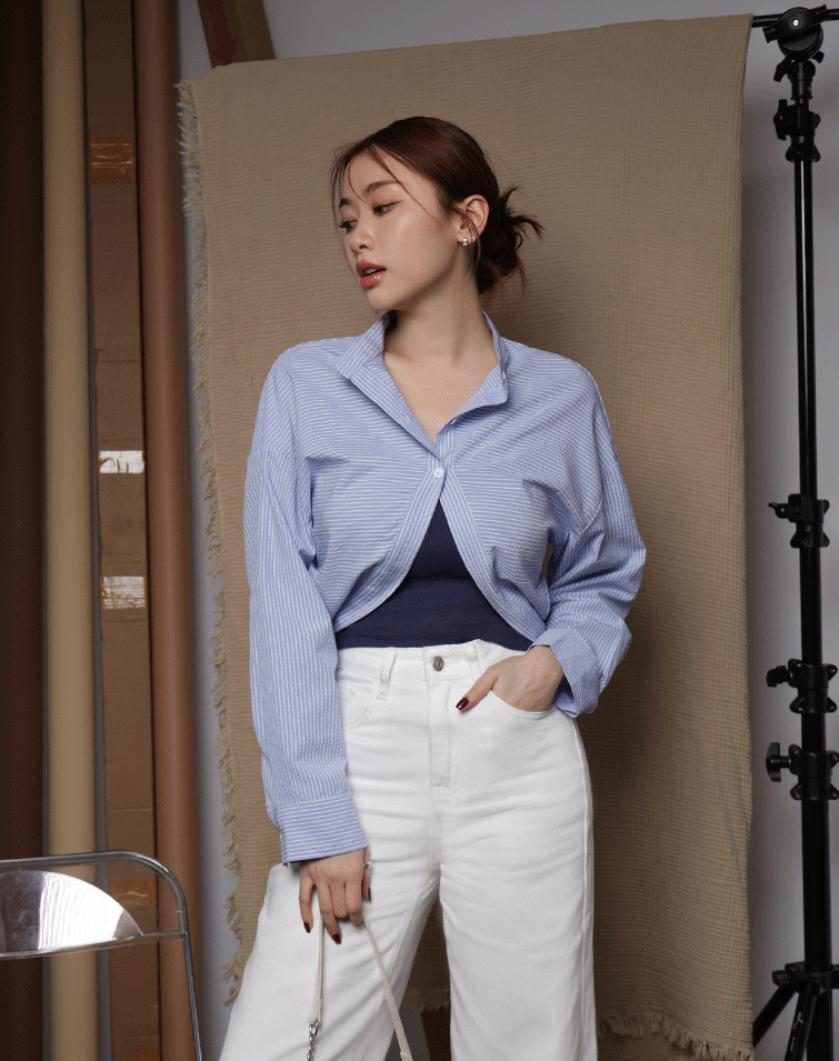 SIMPLE AND STYLISH STRIPED SHIRT