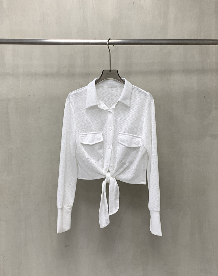 DUAL-POCKET TIE-WAIST BLOUSE
