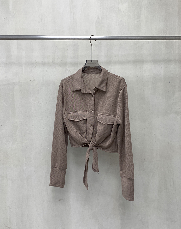 DUAL-POCKET TIE-WAIST BLOUSE