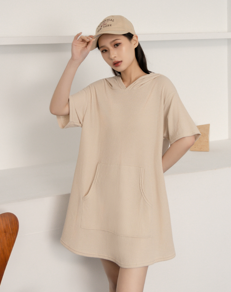 MIT CHIC RELAXED WAFFLE KNIT HOODED SHORT DRESS