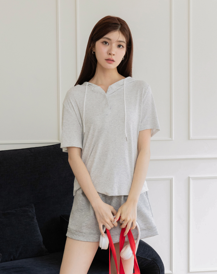 SOFT-COTTON BUTTON HOODED TOP