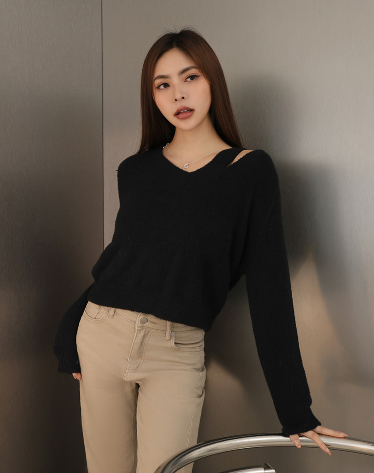 CUT-OUT SHOULDER KNIT TOP
