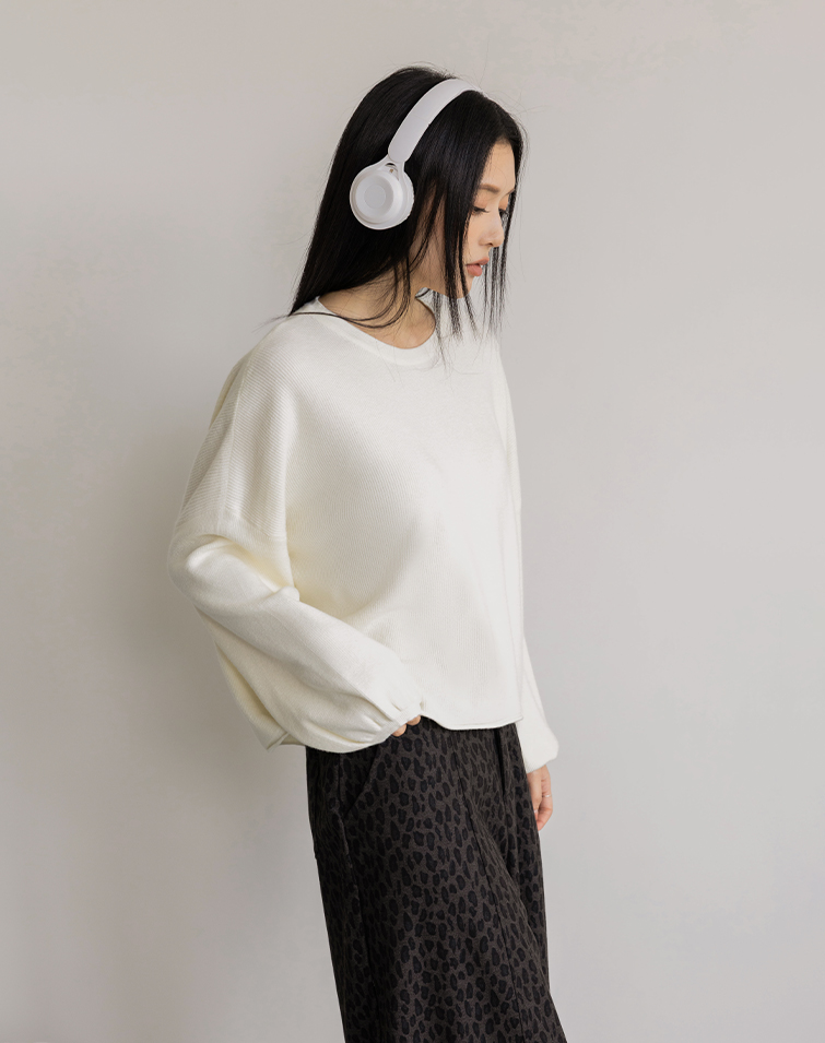 SOFT-COTTON CREWNECK TOP