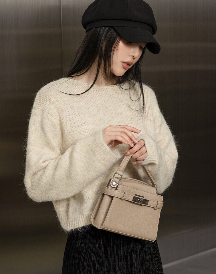 ALPACA-BLEND CREWNECK SWEATER