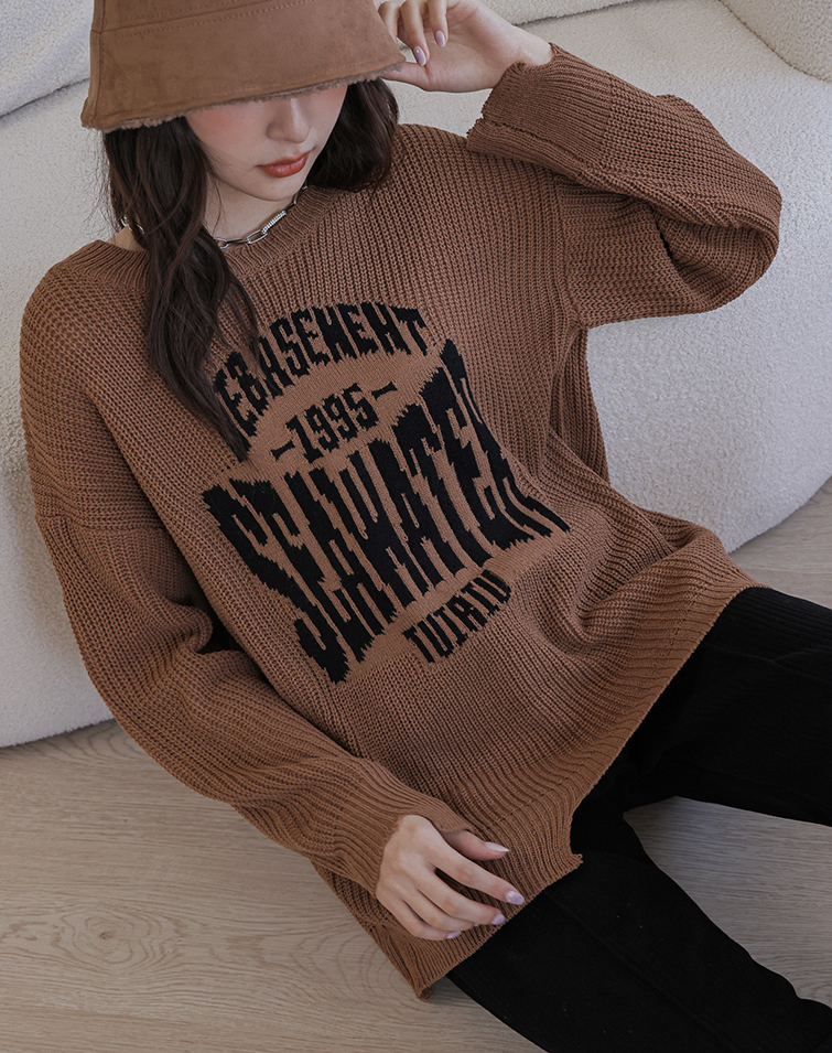 WRECK DETAIL LETTERING KNIT SWEATER