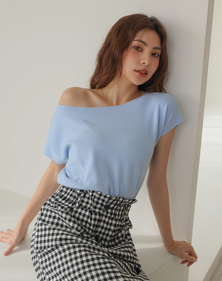 SMOOTH LIKE BUTTER ROUND COLLAR KNIT TOP